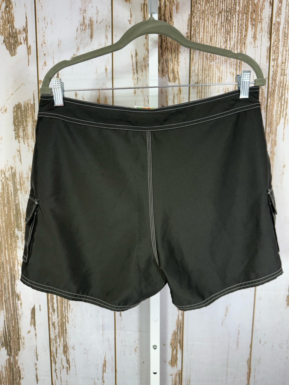 NWT, Beach Rays, Board Shorts with Cargo Pockets. Size 10. Excellent condition! - Picture 3 of 7